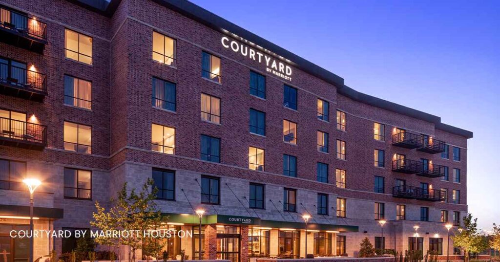 3. Courtyard by Marriott Houston Hobby Airport