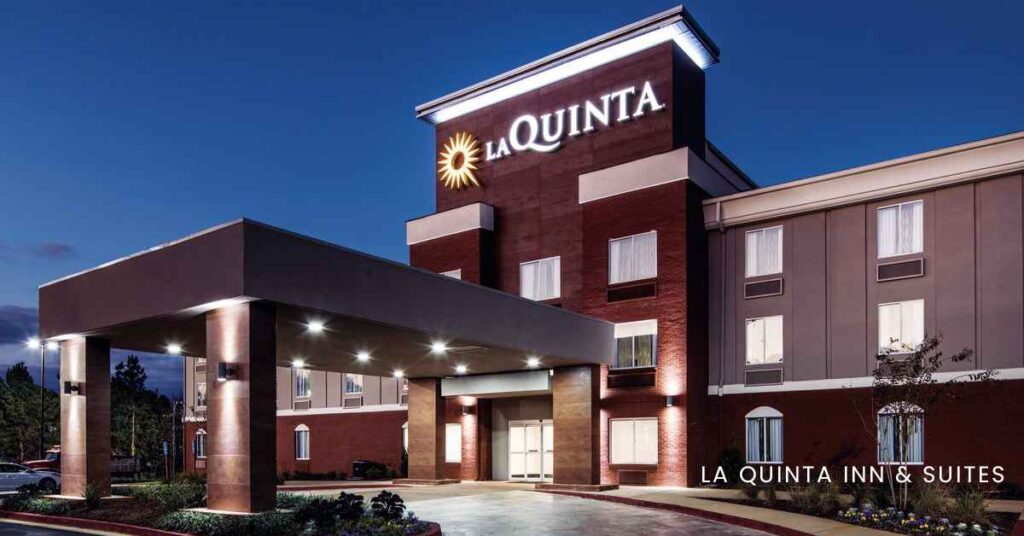3. La Quinta Inn & Suites by Wyndham Houston Bush IAH South