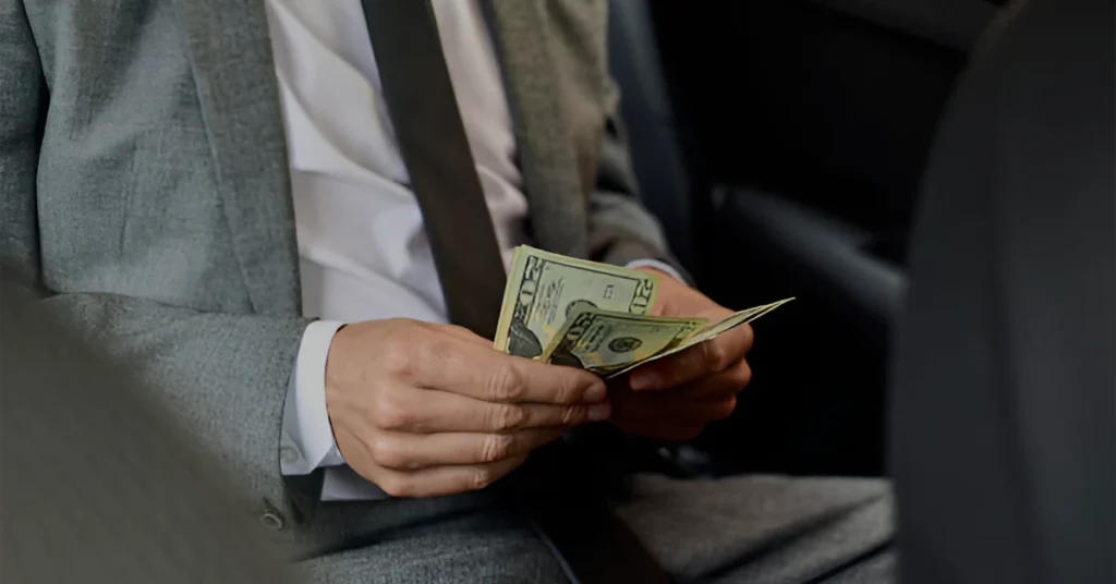 How Much to Tip a Limo Driver – Percentages & Etiquette - Standard Tipping Percentages for Limo Drivers. 